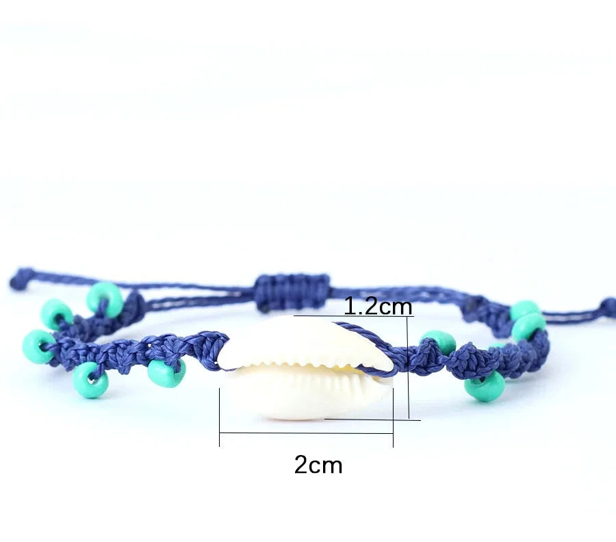 Boho Makramee-Armband – Verstellbar, 4mm Blau Howlite Perlen, Handgefertigtes Strand-Design mit Muscheln