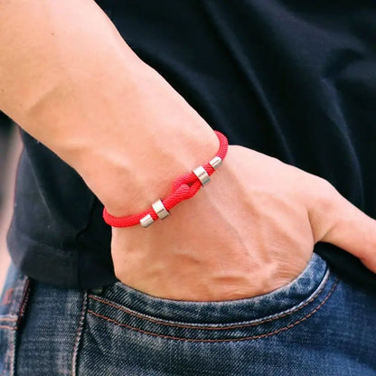 Glückliches Rotes Fadenarmband – Edelstahl, Verstellbare Kordelkette